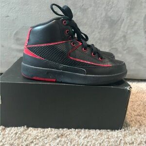 Retro 2 jordan size 11 C